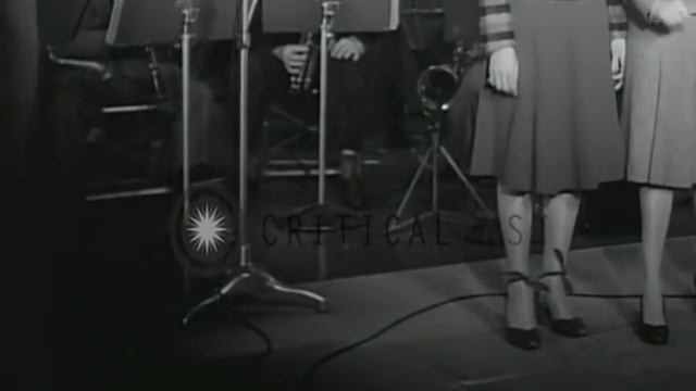 The Andrews Sisters - Boogie Woogie Bugle Boy (V-Disc 1945) смотреть онлайн