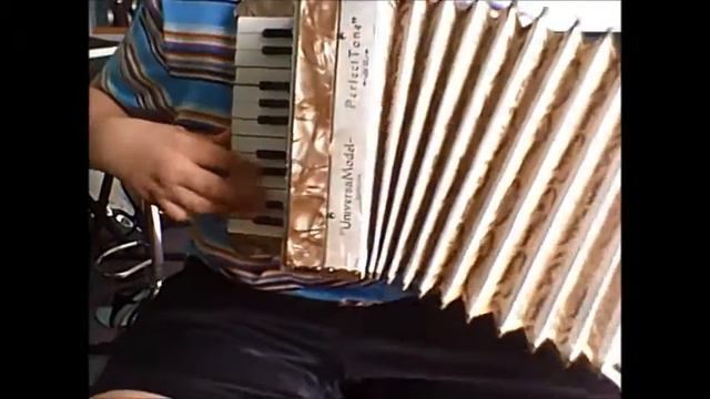 armacord theme antique 8 bass смотреть онлайн