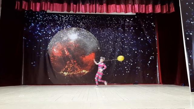 Партерная гимнастика." С днем рождения " смотреть онлайн