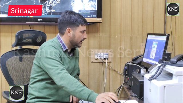 Weather cloudy, rainy in J&K; will continue till June 02: MeT #MeT #Weather #Kashmir смотреть онлайн
