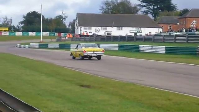 Ford Falcon Sprint and Ford Lotus Cortina lock up into Shaws смотреть онлайн