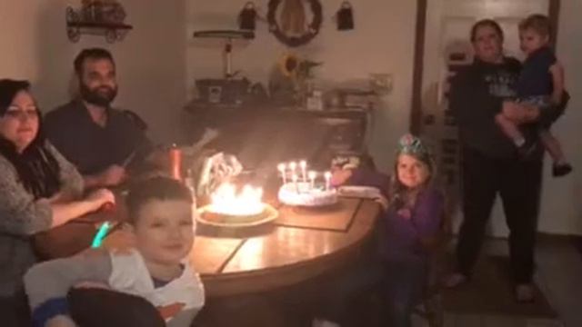 Lily 6. Asher 5. смотреть онлайн
