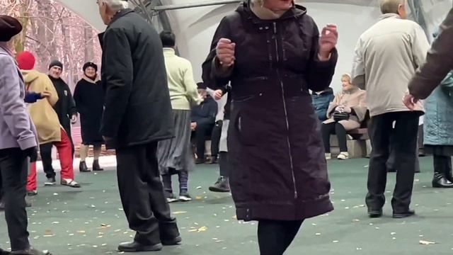 ЗАЖИГАТЕЛЬНЫЙ РОК- Н- РОЛЛ смотреть онлайн