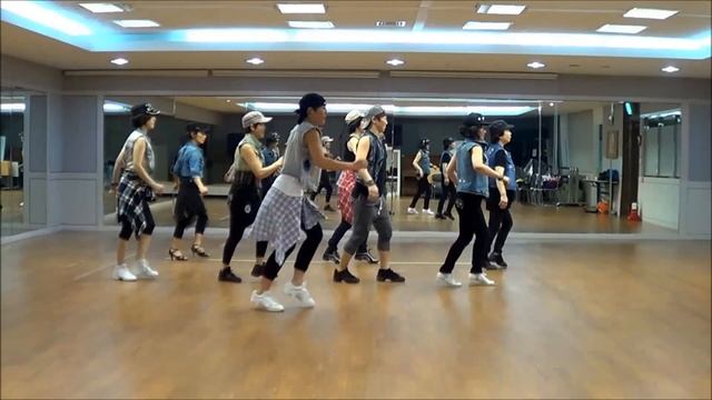 Uptown Funky Line Dance(Beginner Level) смотреть онлайн