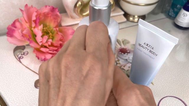 AXXZIA Beauty Body Hand Treatment Восстанавливающий и увлажняющий крем и эссенция смотреть онлайн
