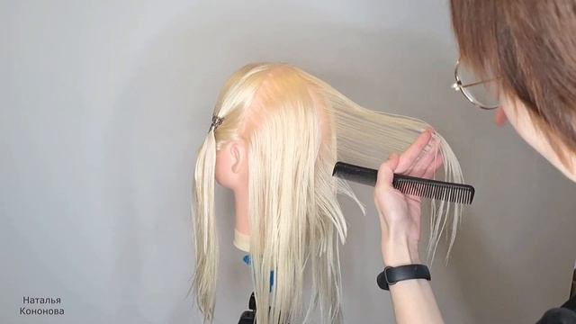 СТРИЖКА БОБ-ЛЕСЕНКА/Пошаговая, схемы. Омолаживающая стрижка. Bob haircut. Step by step смотреть онлайн