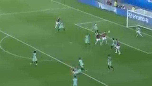 Balazs Dzusdzsak'ın Portekiz'e Attığı 1. Gol. смотреть онлайн