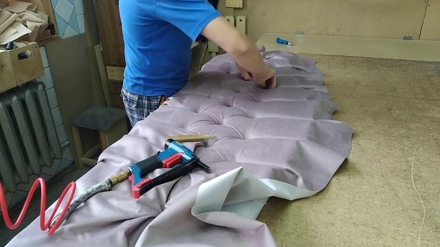 Каретная стяжка. Изготовление мягкого элемента спинки детской кровати. Carriage screed. смотреть онлайн