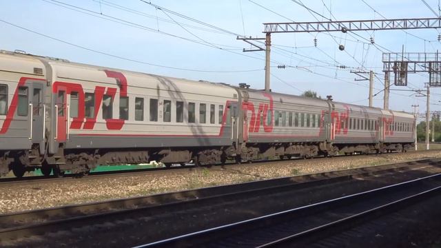 Электровоз ЭП1М-507 с пассажирским поездом смотреть онлайн