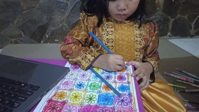 Mewarnai Batik Online, Qashira смотреть онлайн