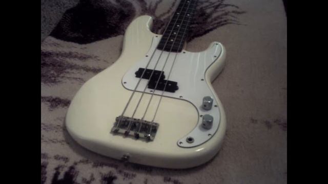 Snuka Superfly - MIJ Squier SQ Bullet - Ibanez CP9 - Boss DD20 - MIJ Squier PBass - Fender Champ смотреть онлайн