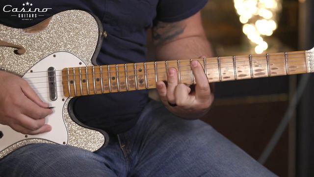 Fender Custom Shop 1960's Telecaster Thinline Relic in Aged Silver Sparkle смотреть онлайн