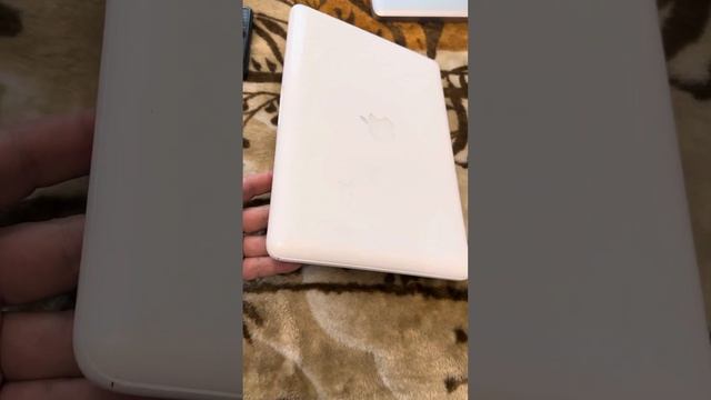 Macbook 13 CORE 2 DUO 2.4ghz /2gb (8gb)/250gb HDD ( SSD можно поставить )/GeForce 320m/Dvdrw смотреть онлайн