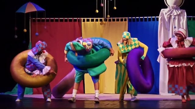 ПРОШАНИЕ С "КОЛОМБИНОЙ, БРИГЕЛЛОЙ И ДРУГИМИ..." смотреть онлайн