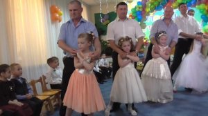 Танец дочек с папами. Выпускной в детском саду. Танец пап и дочек в детском саду до слез