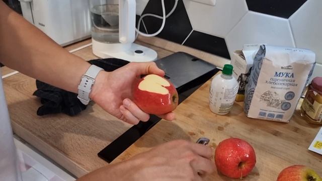 Диетическая яблочная шарлотка очень простой рецепт смотреть онлайн