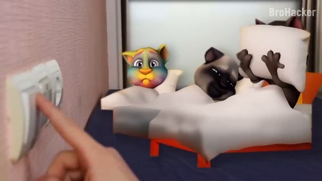 Talking Tom in Real Life [Part 7] - Having Fun with Tom смотреть онлайн