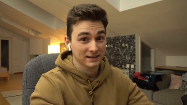 УБЕГАЮ ОТ СУМАСШЕДШОГО ДЕДА смотреть онлайн