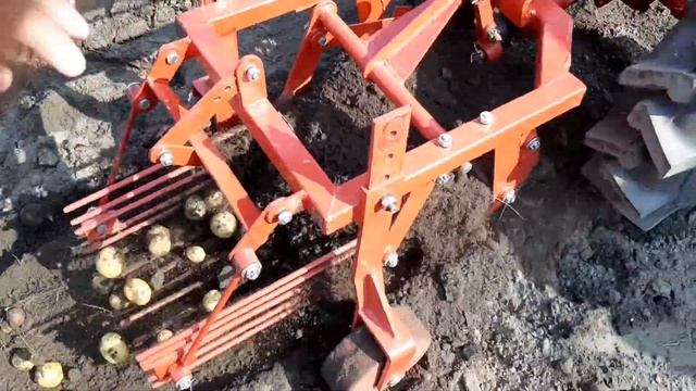 Копалка КФТ2 к мотоблоку МТЗ 09Н (kopaczka Do Ziemniaków, Potato Digger Machine In Belarus)