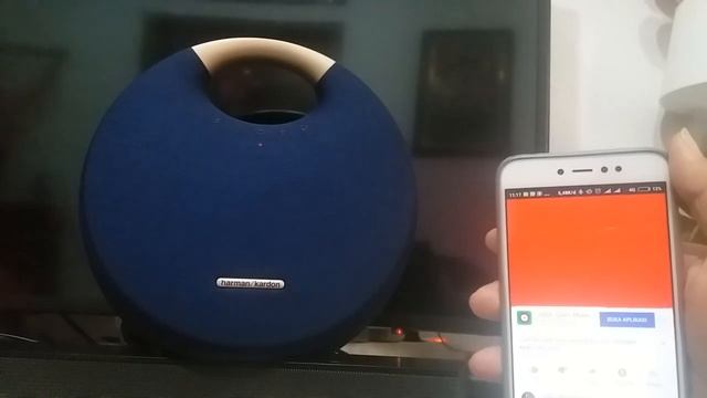 Distorsi HARMAN KARDON ONYX Studio 5 saat low bass (frequensi rendah). смотреть онлайн