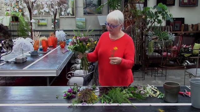 Dekorativer Blumenstrauß aus selbst gepflückten Blumen binden DIY Anleitung смотреть онлайн