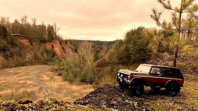 Traxxas TRX-4 Bronco with Parts from RC4WD смотреть онлайн