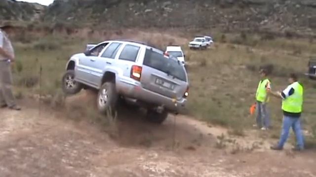 JEEP ALMOST FLY смотреть онлайн