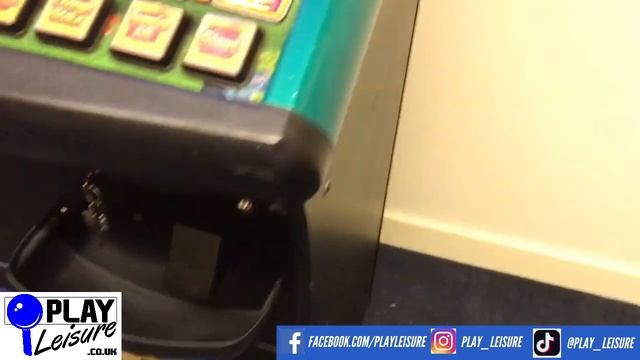 Luck of the Irish?! It's the Lady Luck Top of The Jackpots Fruit Machine... смотреть онлайн