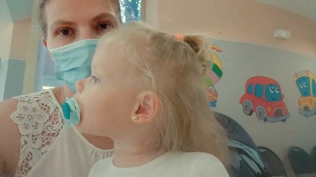 Анютке 2 годика. Подарили КУКЛУ. смотреть онлайн