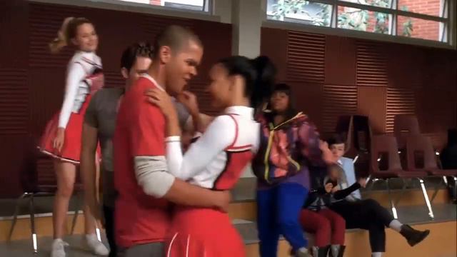 Bust a Move - Glee Cast - Matthew Morrison, Dianna Agron, Harry Shum Jr, Naya Rivera, Dijon Talton смотреть онлайн