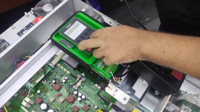 Teste Inversor de Frequência Schneider Altivar 630 220kW 427A Orçamento: 5819 NDS: 7189 смотреть онлайн