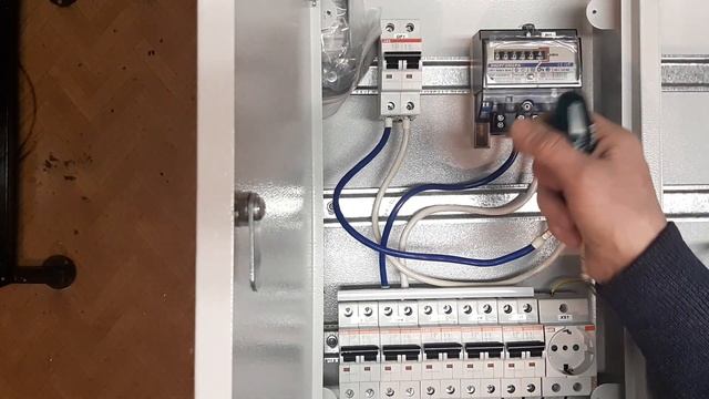 УСТАНОВКА И КРЕПЛЕНИЕ СЧЕТЧИКА.ВВОДНОЙ АВТОМАТ. смотреть онлайн