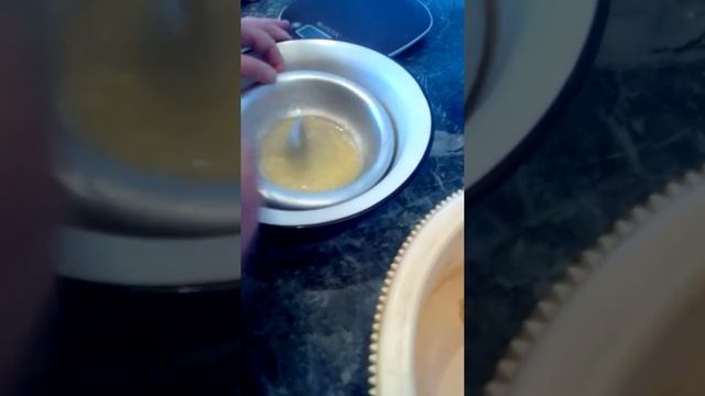 Пироги с вишней и изюмом