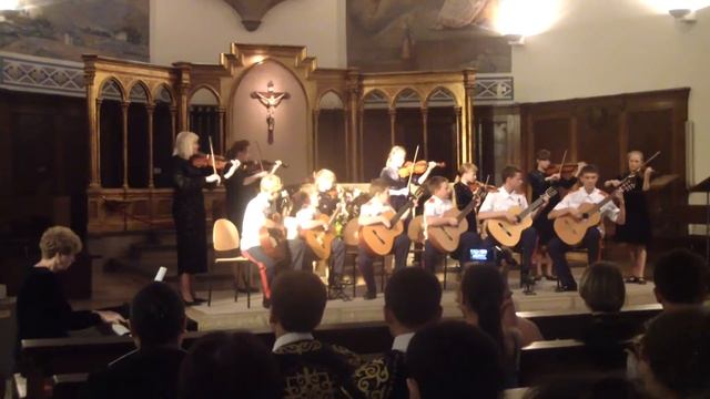 Инструментальный ансамбль "Гармония" Молдавский народный танец Молдовеняска смотреть онлайн