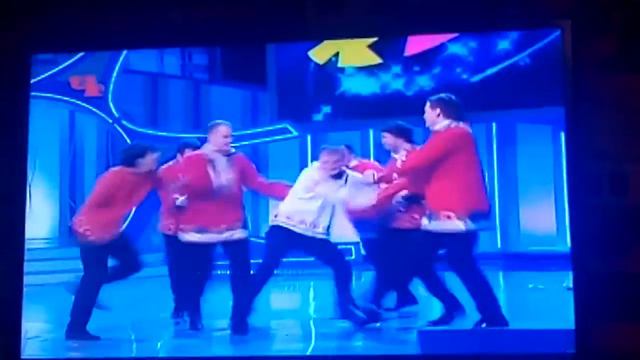 Это очень мальчик снимал штаны смотреть онлайн