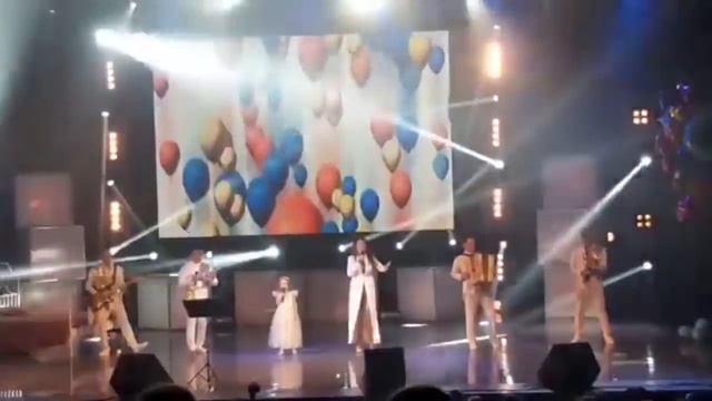 Артистлар балалары белән бер сәхнәдә смотреть онлайн