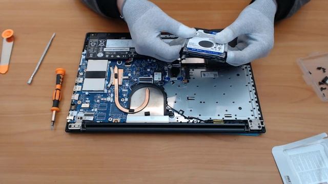 Установка SSD в ноутбук Lenovo IdeaPad 320 15IAP смотреть онлайн