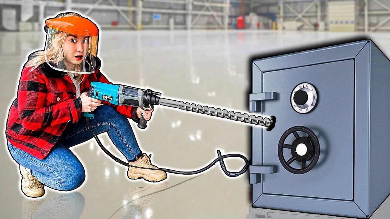 КТО ВЗЛОМАЕТ СЕЙФ - ПОЛУЧИТ 1000$ ! ЭКСТРЕМАЛЬНЫЙ ЧЕЛЛЕНДЖ ! смотреть онлайн