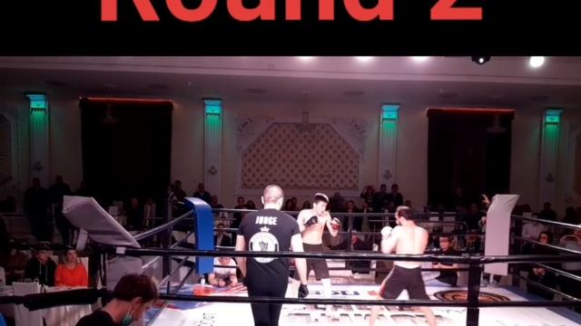 Второй раунд выступление по смешанным боевым единоборствам ММА в Москве на районе станции метро ВДН смотреть онлайн