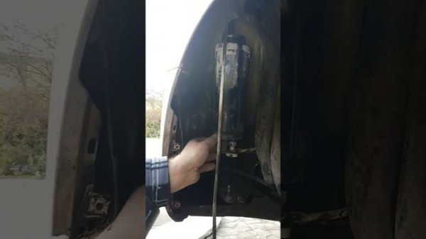 Шкода Рапид глухой стук сзади справа