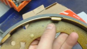 Замена тормозных колодок Suzuki Jimny