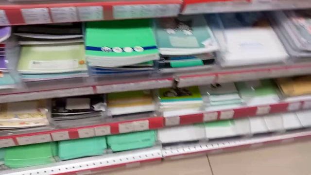 В магазине, выбираем нитки. смотреть онлайн