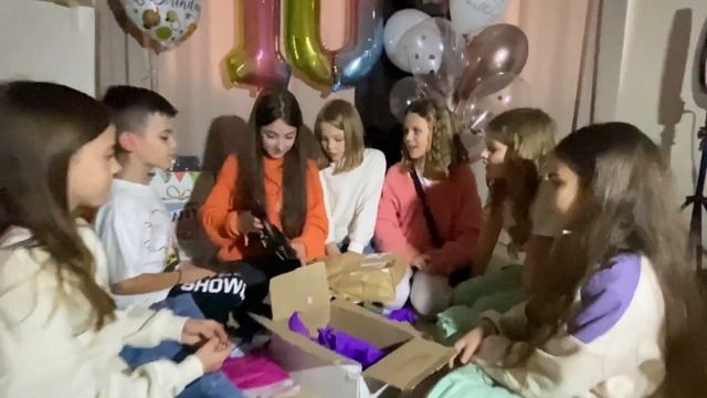 25.10.2022 День Рождения Маши 10 лет! iPad Air 5 ? Подарки! Веселимся с Друзьями ?Days Family смотреть онлайн