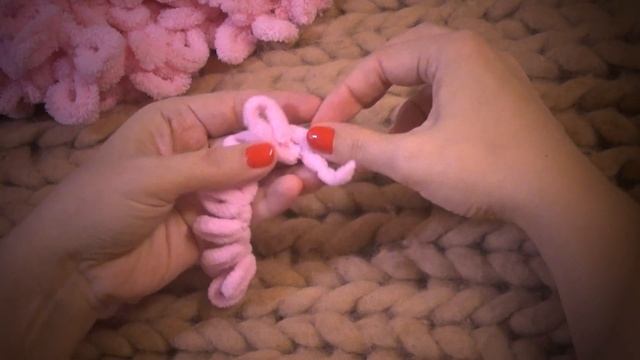 Вяжем руками.Цепочка из воздушных петель. Пряжа Ализе Пуффи ( Файн, Фур) Alize Puffy Koala Baby смотреть онлайн