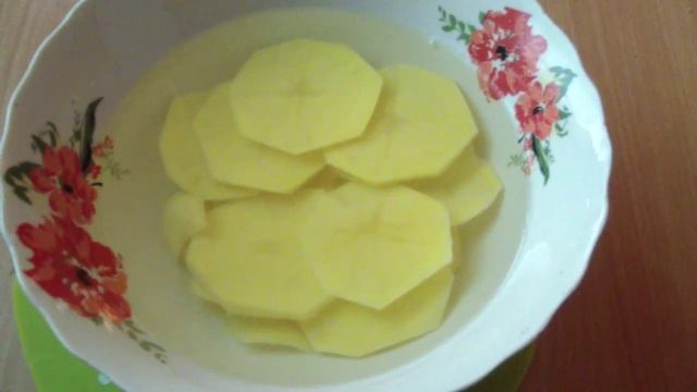 СДЕЛАЛА КАРТОФЕЛЬНЫЕ ЧИПСЫ В СУШИЛКЕ смотреть онлайн