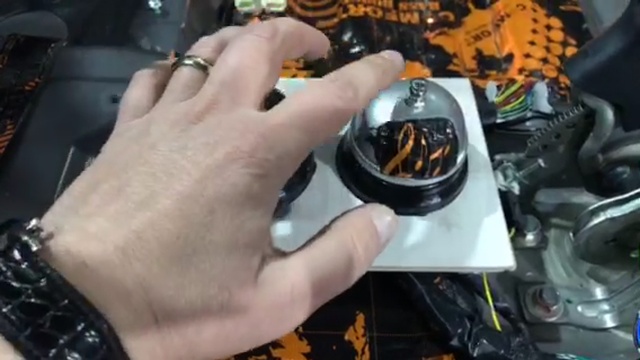 Шум отступит от Mitsubishi L200, слишком уж мощной оказалась виброизоляция - новоиспеченная защита! смотреть онлайн