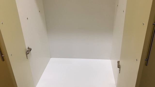 Видео (обзорное) по изготовлению 3-х секционного платяного шкафа с антресолями из МДФ. смотреть онлайн