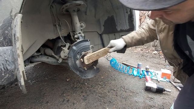 Замена передних тормозных дисков на Rav4 2018