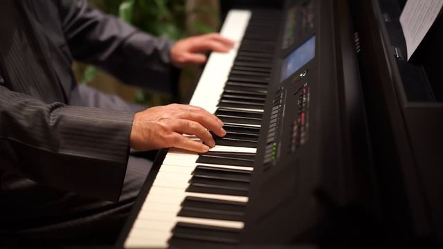 Playing Chi Mai смотреть онлайн