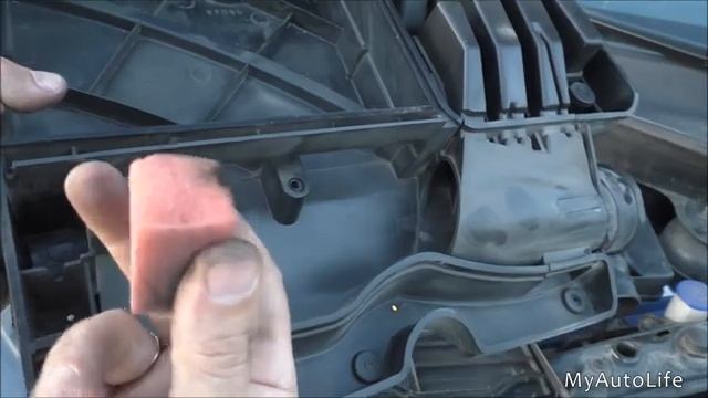 Замена воздушного фильтра на Форд Фьюжн | MyAutoLife смотреть онлайн